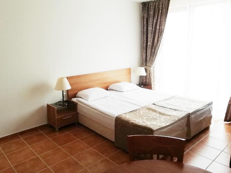 Studio with Balcony (2 Adults)