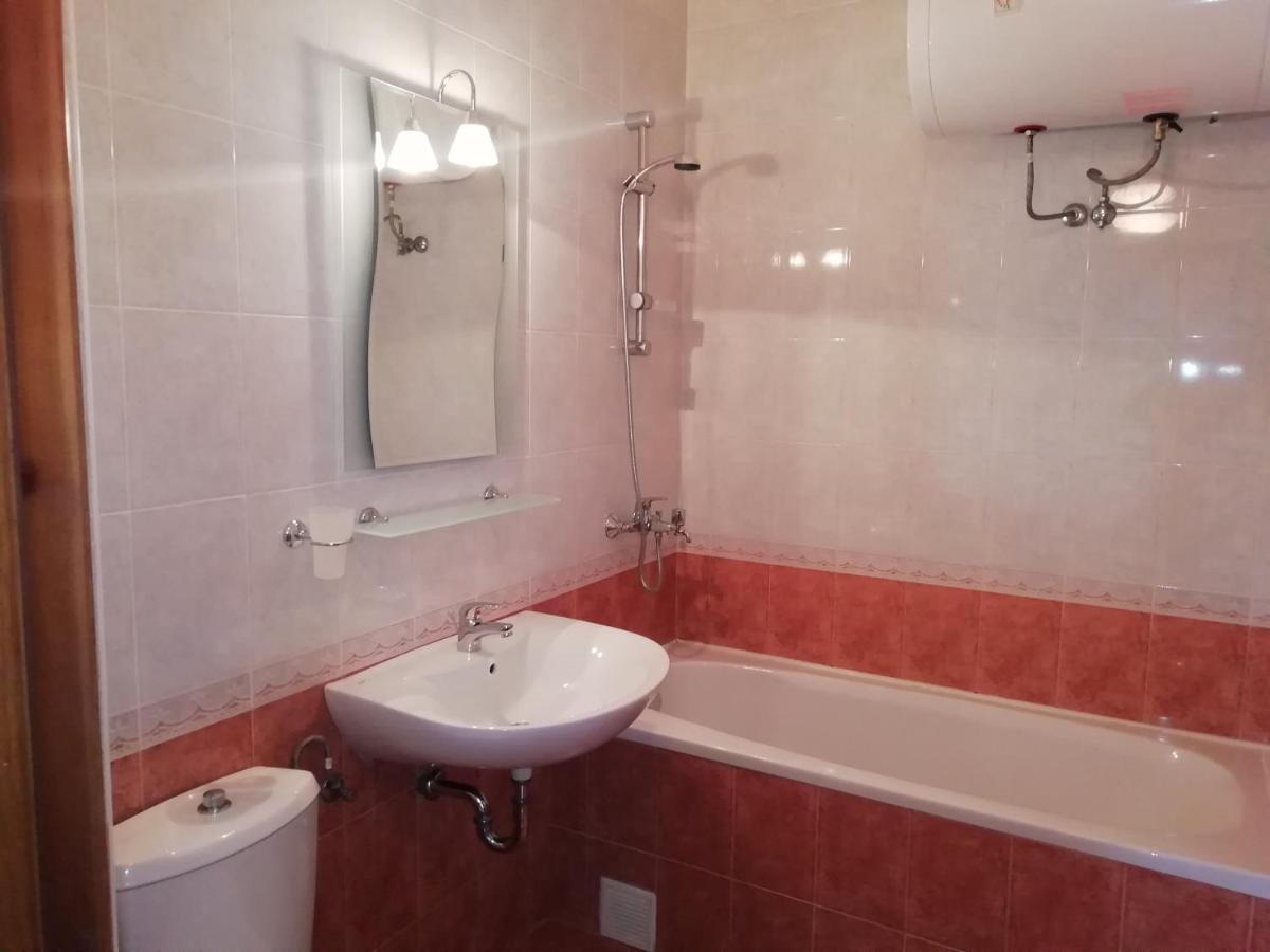 One-Bedroom Apartment with Balcony (2 Adults + 2 Children)